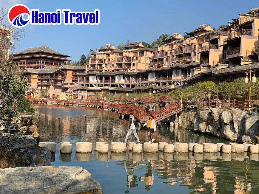 lang-co-naxi-hanoitravel.jpg