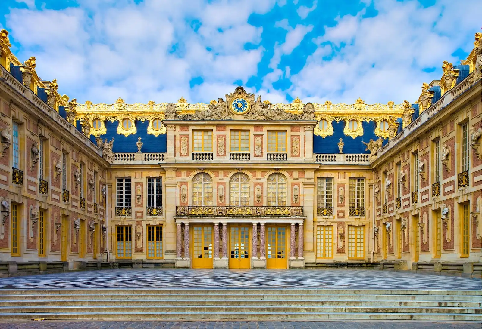 cung-dien-versailles-2.webp